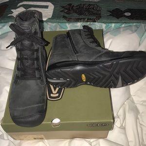 BRAND NEW Keen Reisen Zip Boots